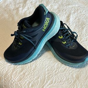 Hoka sneaker